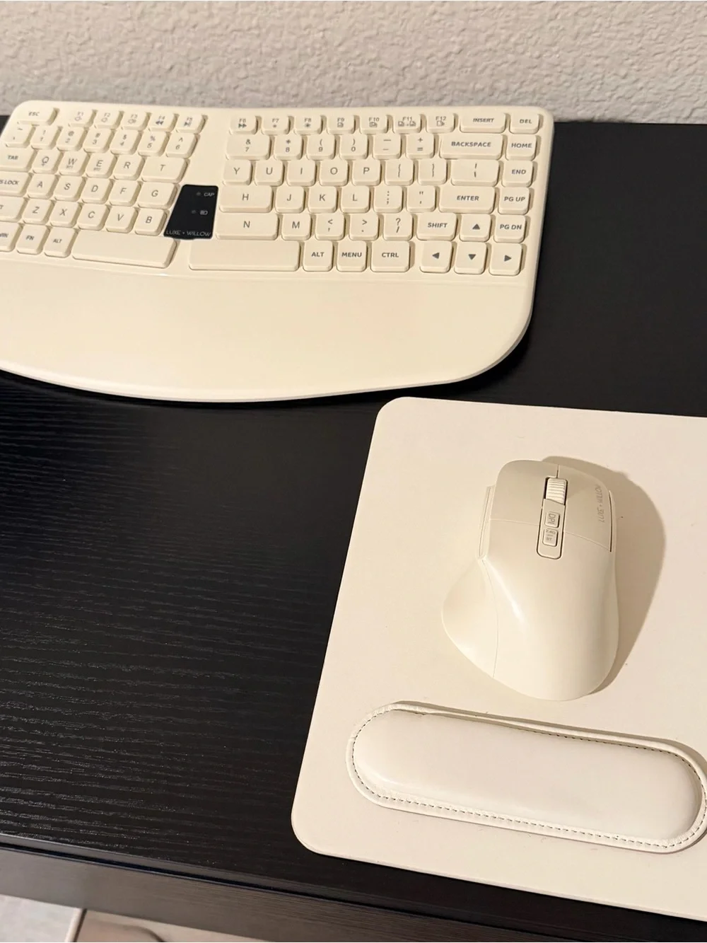 Wireless Ergonomic Keyboard and Mouse Set in Cream